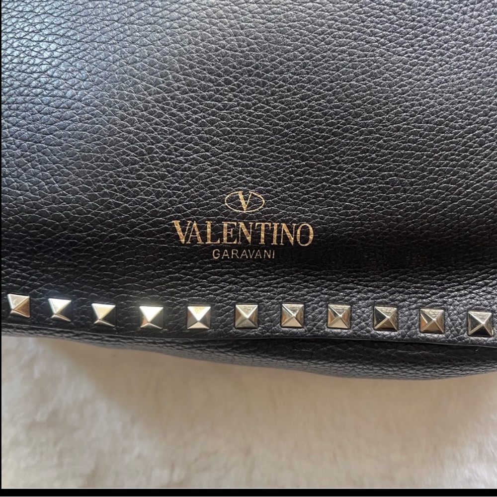 Valentino Garavani Black Hobo Leather Messenger Rockstud Bag - Picture 5 of 15